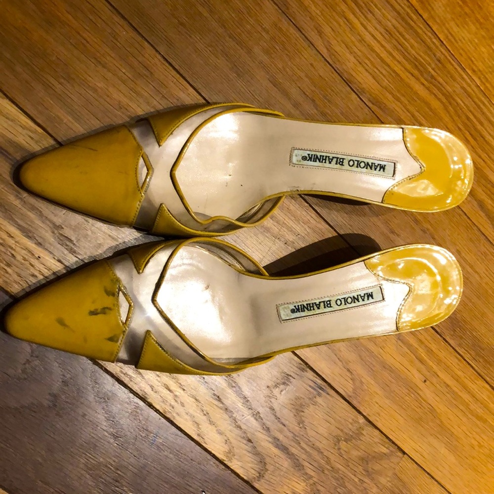 Manolo Blahnik.  Gold size 39. Slides. Size 8
